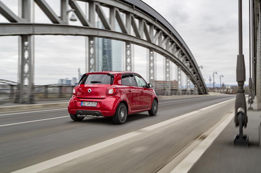  Smart ForFour Xclusive by Brabus 2016 года  (фото 3 из 20)